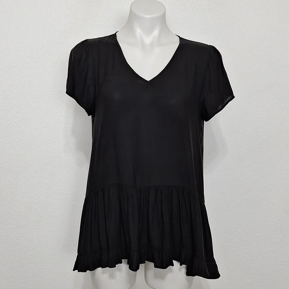 Ro & De Whimsy Goth Ruffle Hem V-Neck Button Black Witchy Baby Doll Blouse Sz. M
